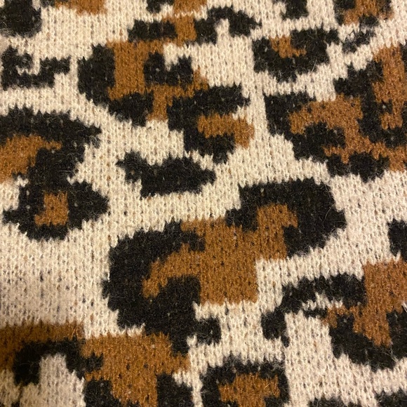 LIKE NEW PHILOSOPHY LEOPARD PRINT SWEATER - Picture 2 of 7